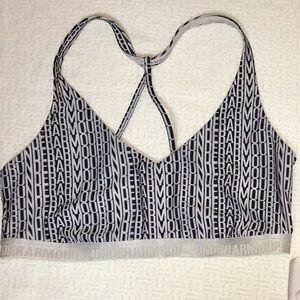 Under Armour Women sport Bra large black and white